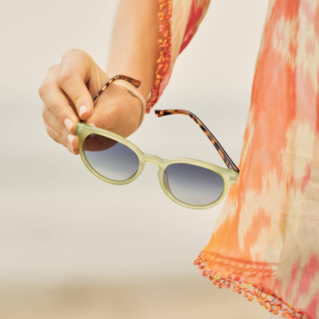 Lake - Milky Jade Green / Honey Tortoise Temples
