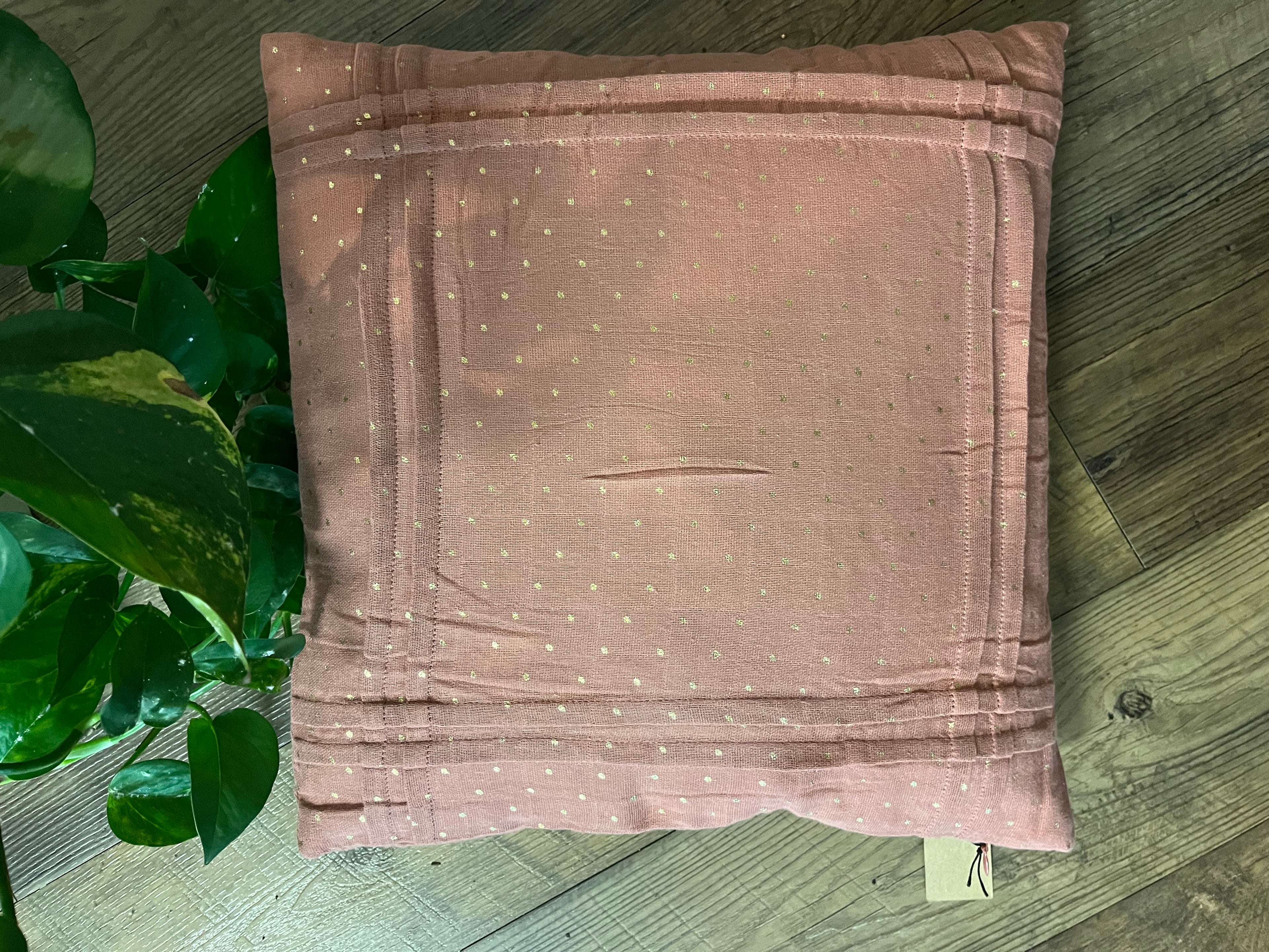 16" Cotton Double Cloth Pleated Pillow with Gold Foil Dots