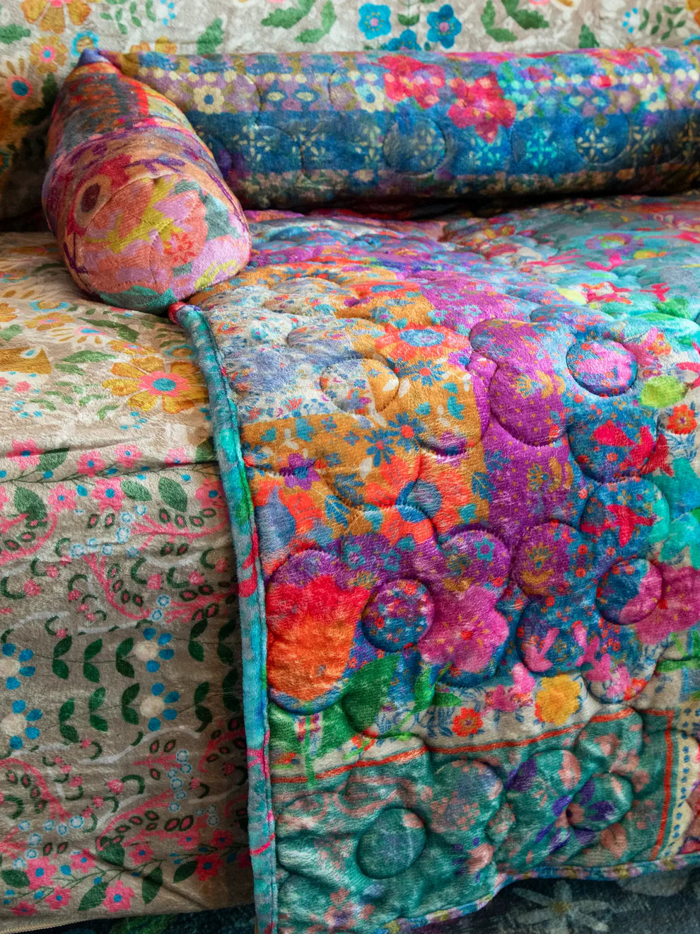 Sofa Pet Bed L/XL | Rainbow Patchwork